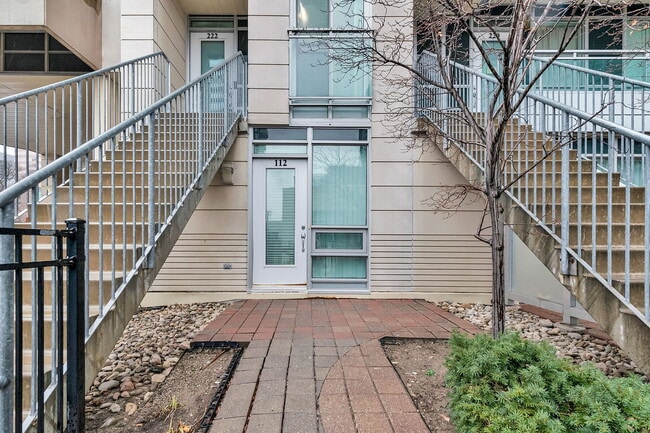 Building Photo - 21 Olive Ave