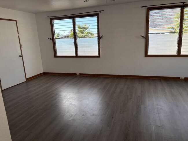 Foto del edificio - Three Bedroom Home