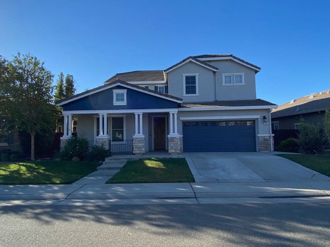 Primary Photo - Available 8/1 - Lincoln Crossing 6 bedroom...