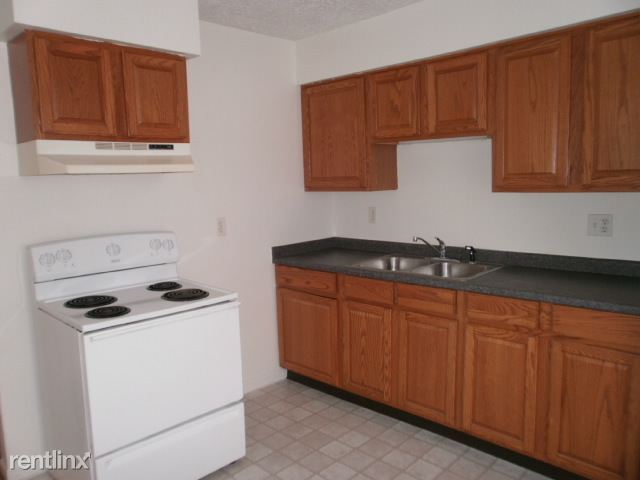 Foto del edificio - 2 br, 1 bath 4plex - 1323 Huntington Ave #3