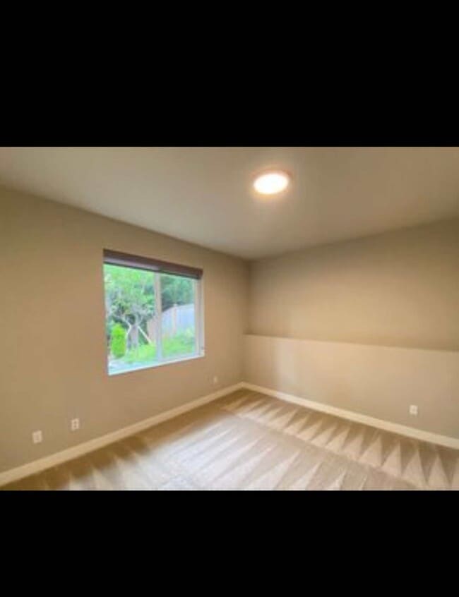 Foto del edificio - 1613 N 167th St