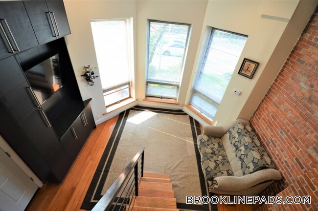 Foto del edificio - 1689 Beacon St