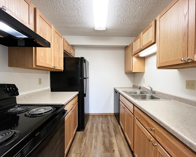 Building Photo - Cherry Ridge Apartments