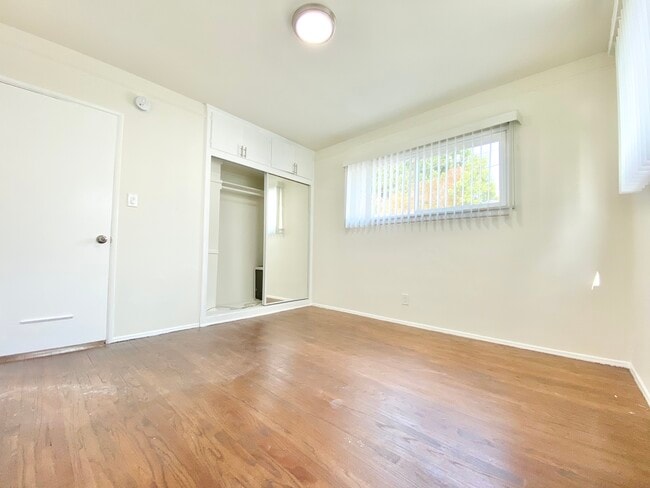 Building Photo - 12347 Riverside Dr