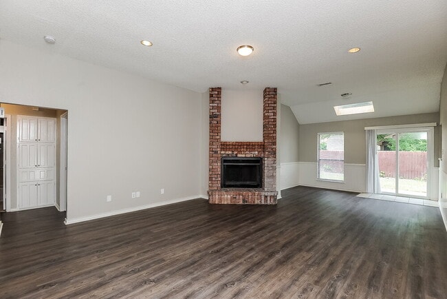 Building Photo - 6504 Running Creek Dr