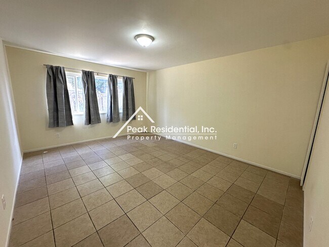 Building Photo - Updated 3bd/1.5ba Rancho Cordova Duplex
