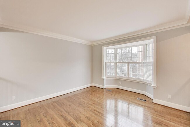 Foto del edificio - 8017 Rising Ridge Rd