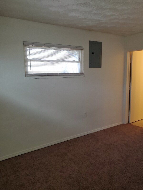 Building Photo - 623 Willow St