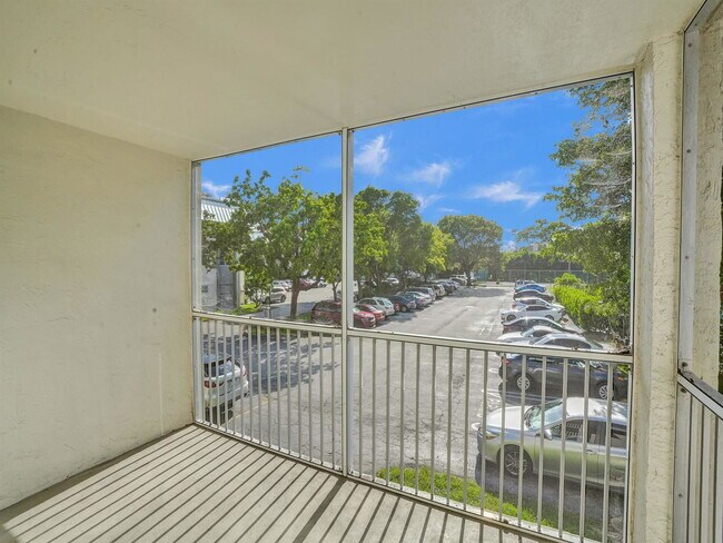 Foto del edificio - 3000 Riverside Dr