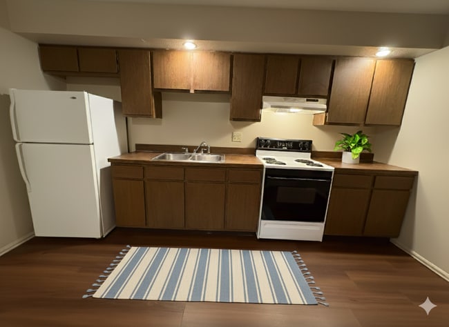 Building Photo - 1128 Amherst Dr