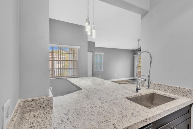 Foto del edificio - 2890 N Oakland Forest Dr