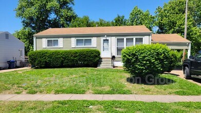 Building Photo - 3437 Elmhurst Dr