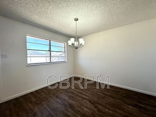 Foto del edificio - 4506 Itasca St