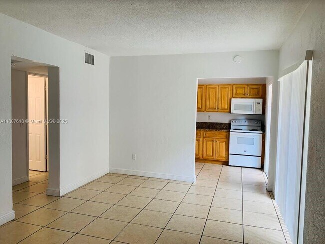 Building Photo - 8275 NE Miami Ct