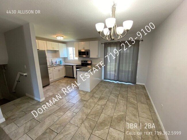 Building Photo - Recently Updated Single Family