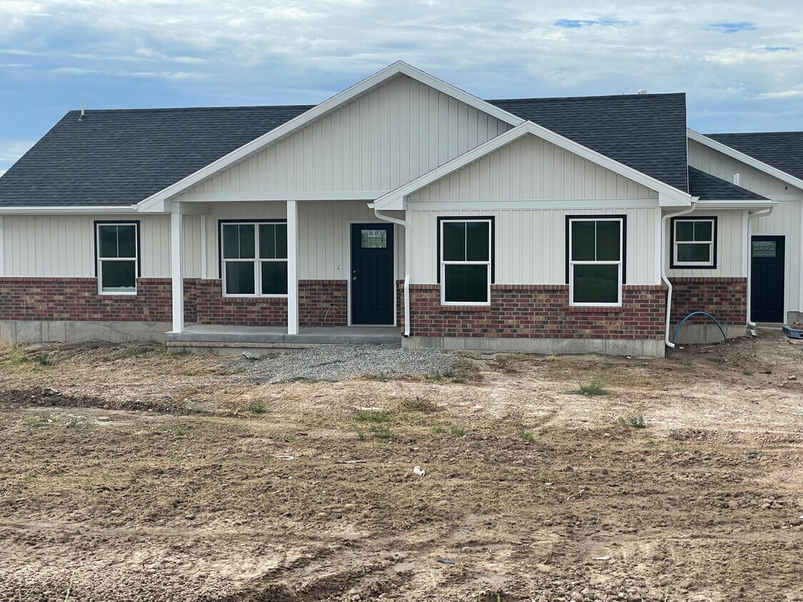 Front of home - 860 E 1600 S