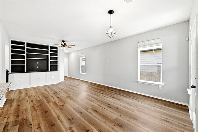 Building Photo - 14702 Peregrine Dr