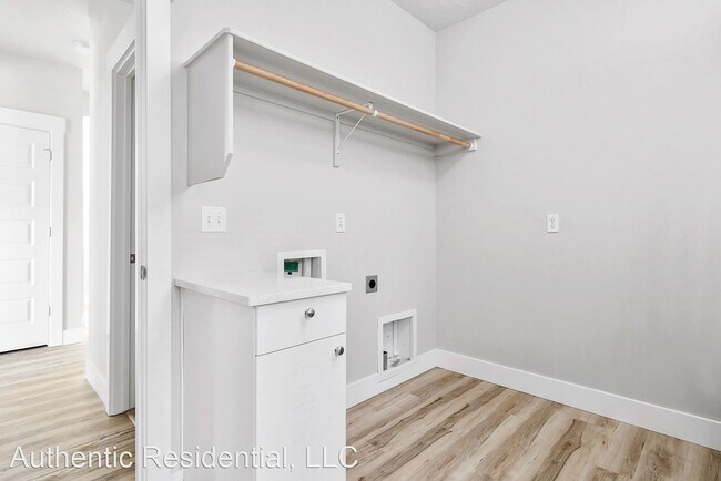 Building Photo - 4 br, 2.5 bath House - 18248 Viceroy