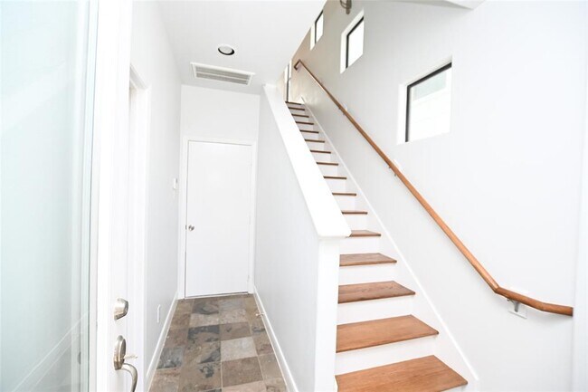 Foto del edificio - 1434 Ennis St