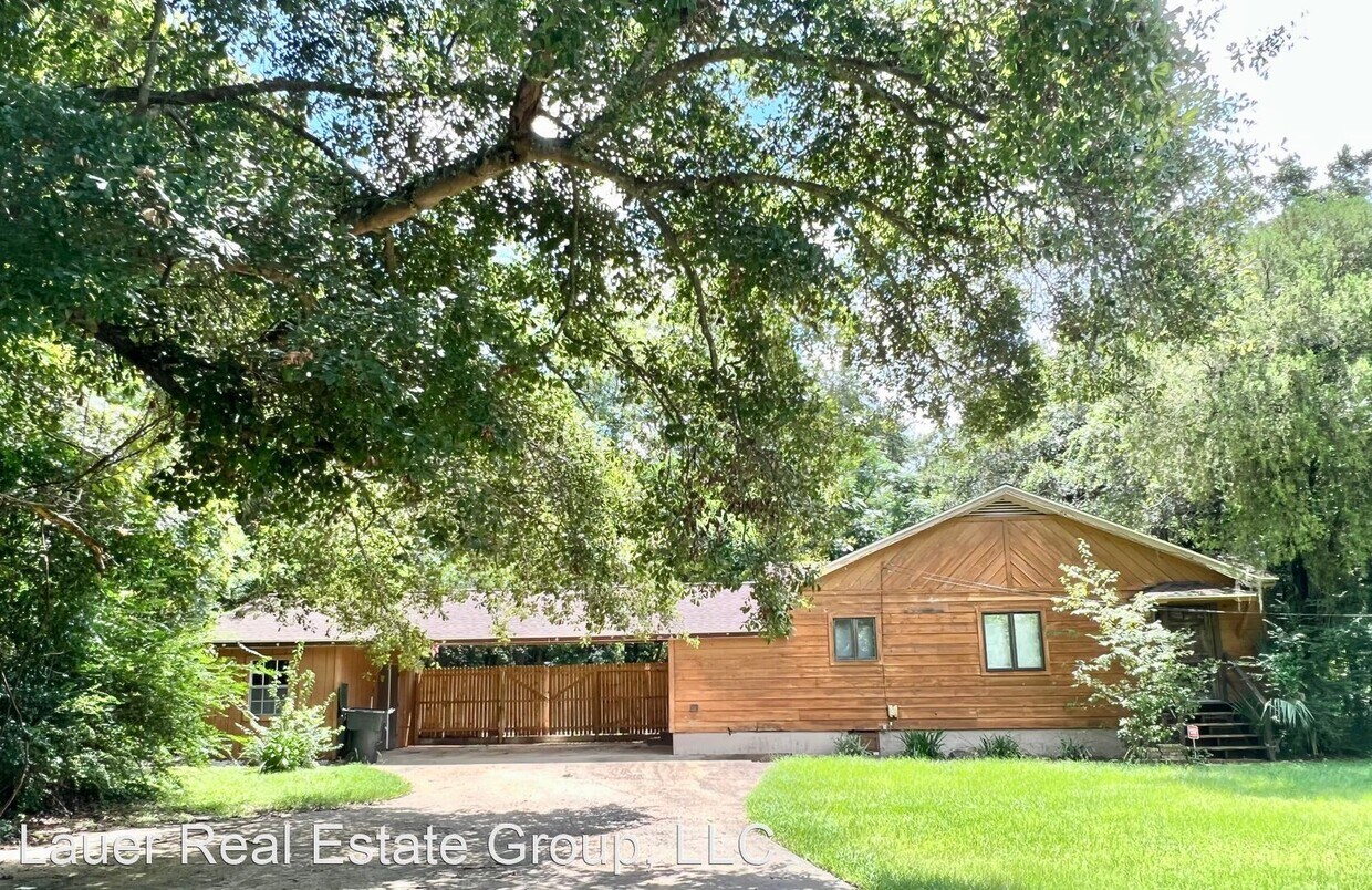 Primary Photo - 3 br, 2 bath House - 2314 W. Tennessee St