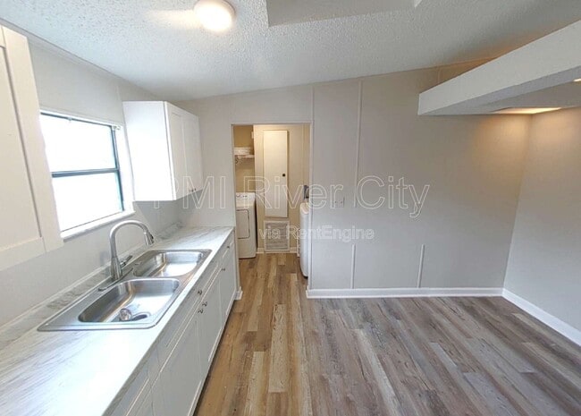 Foto del edificio - 12556 Palmetto St