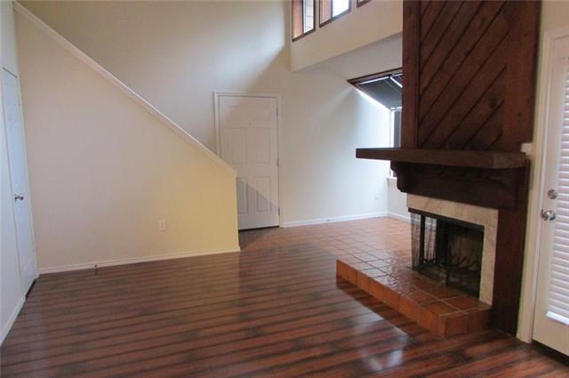 Foto del edificio - 9254 Forest Ln