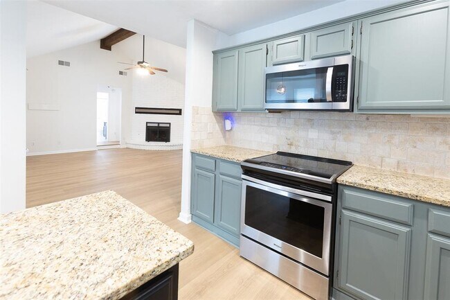 Building Photo - 2020 Zephyr Ln