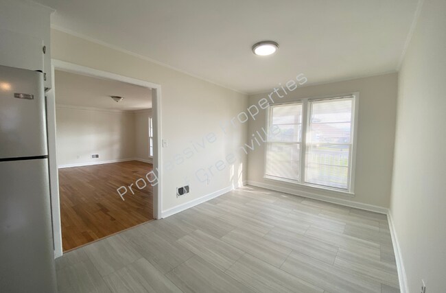 Building Photo - 1409 W Parker Rd