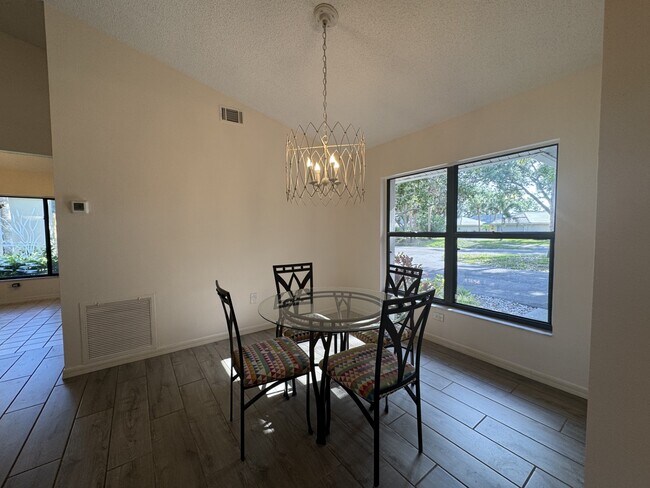 Building Photo - 263 Southampton Dr