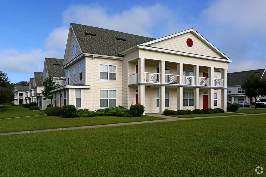 Twin Oaks At Southwood Als Tee Fl Apartments Primary Photo Twin Oaks At Southwood
