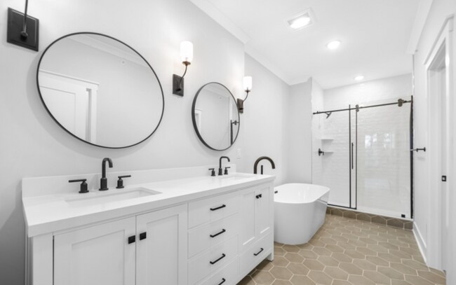 Building Photo - 38 Hillandale Dr