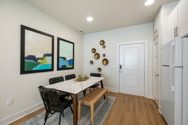 Building Photo - Incredible Savings: Up to 2 Months Rent-Free