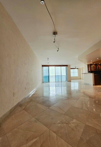 Photo - 1900 Sunset Harbour Dr Apartment