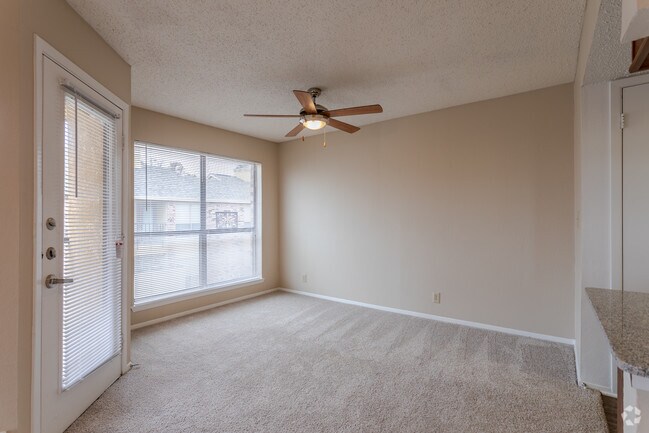1HAB, 1BA - 888 ft² - A5- COMEDOR - The Arts at Broadway Commons