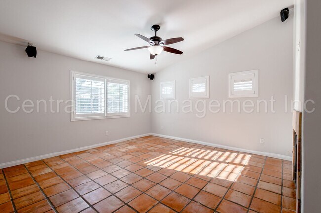 Building Photo - 3 Bedroom/2 Bath Home with Solar in the Desired Southwest - $2450 per Month!