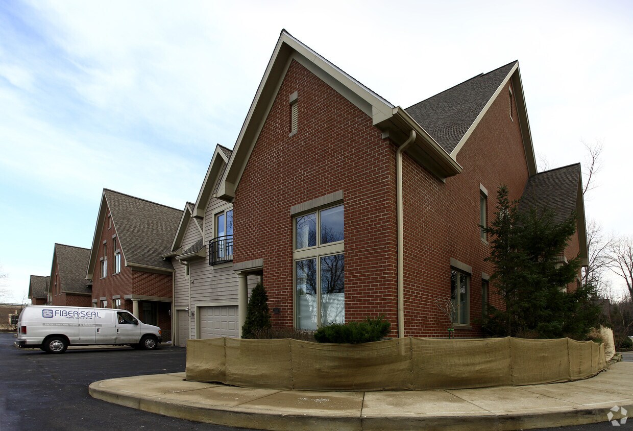 Foto del edificio - 2494 Fairmount Blvd