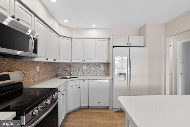 Foto del edificio - 215 Haddonfield Cmns