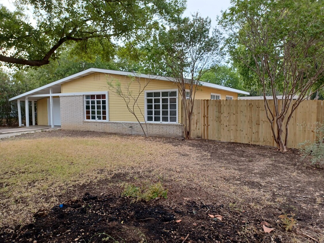 Primary Photo - 167 Sabyan Dr