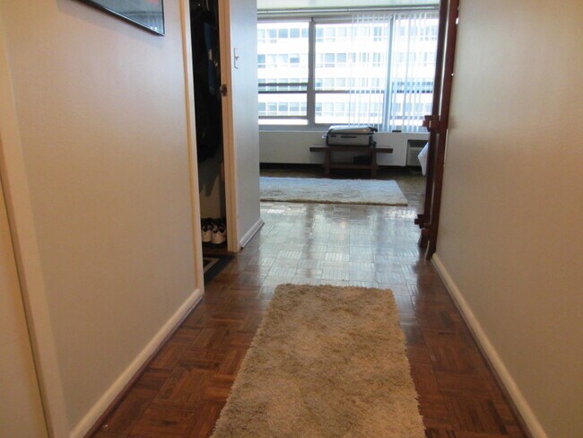 Foto del edificio - 3550 N Lake Shore Dr