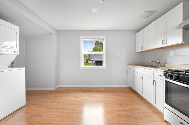Foto del edificio - 2 Bedroom, 1 Bathroom Available Now!