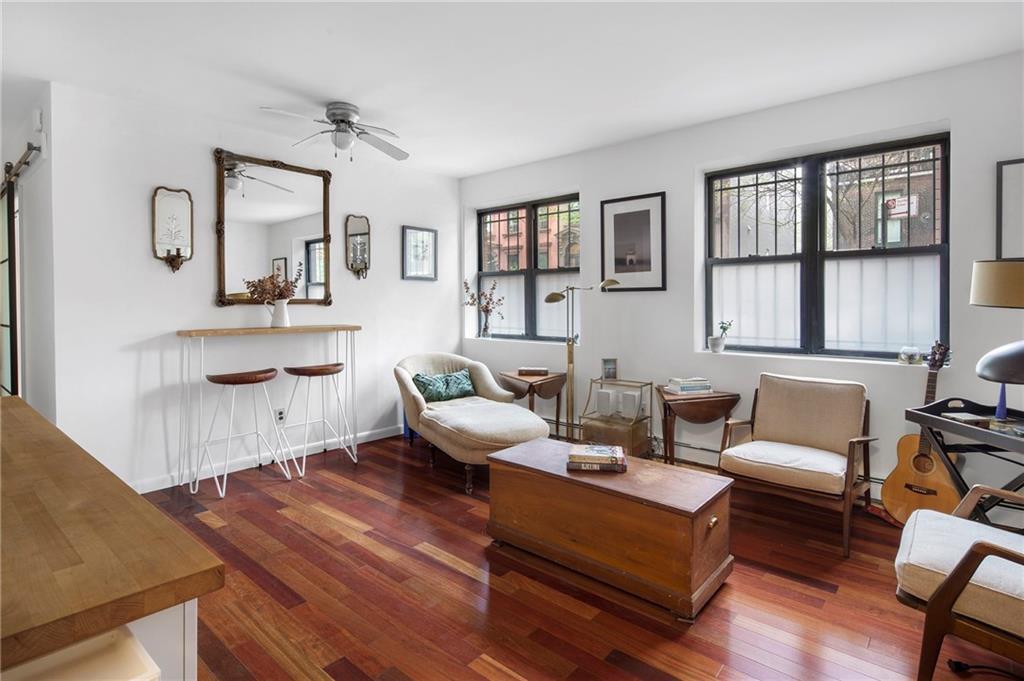 Foto principal - 149 Lafayette Ave