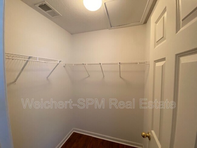 Building Photo - 2547 Boxford Ln