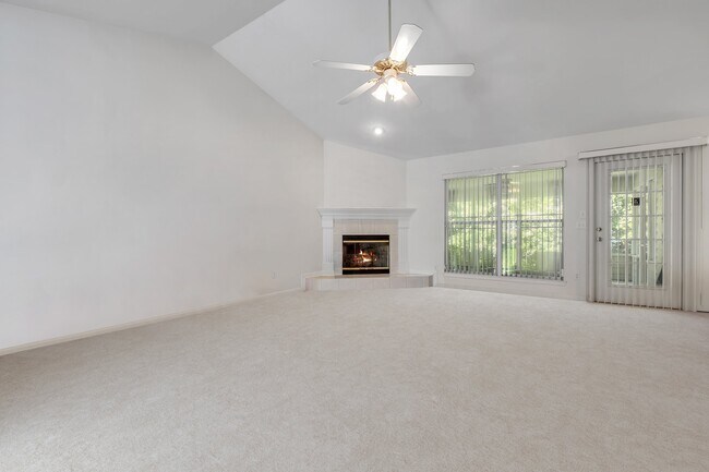 Foto del edificio - 3528 Leighton Hall Ct