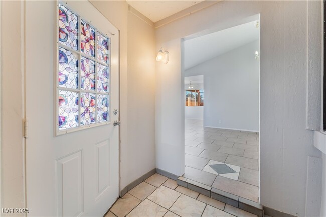 Building Photo - 5453 Requa Ave