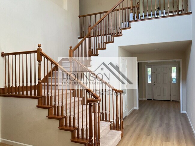 Building Photo - 2408 Victor Ct