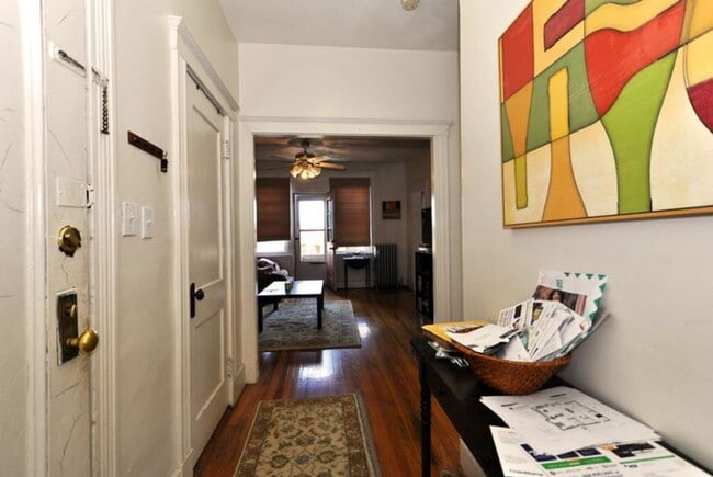 Building Photo - No Brokers Fee, Heat, Hot Water Included, Eat-in Kitchen, Laundry on a Site, Balcony, Parking for...