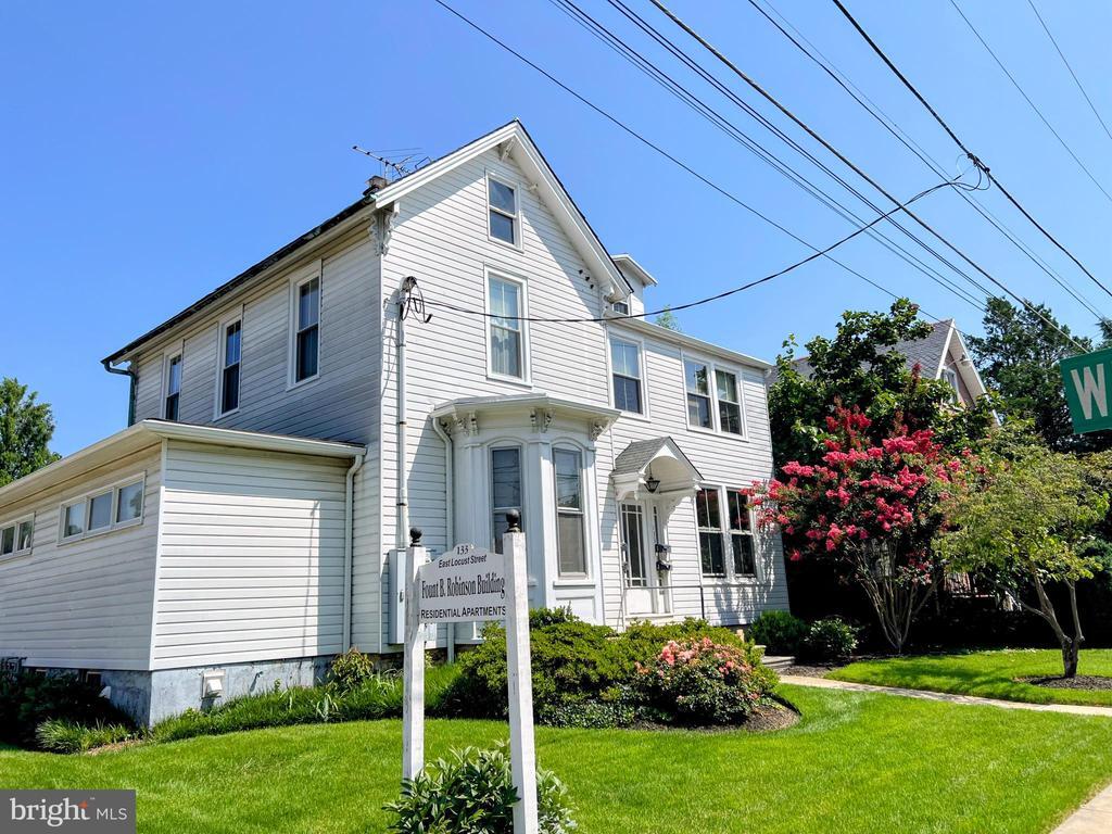 Primary Photo - 133 E Locust St