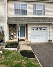 Building Photo - 4662 Louise St Claire Dr