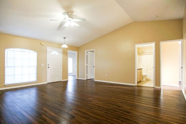 Building Photo - Home in Poinciana, FL now available!