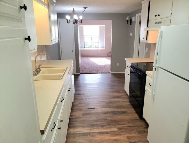 Building Photo - 2 Bed 2 Bath Duplex Near Rose State College